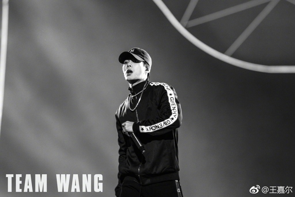 王嘉爾被爆節(jié)目跳水，遭優(yōu)酷封殺全網(wǎng)黑料層出